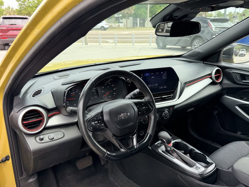 Certified 2024 Chevrolet Trax RS FWD image 19
