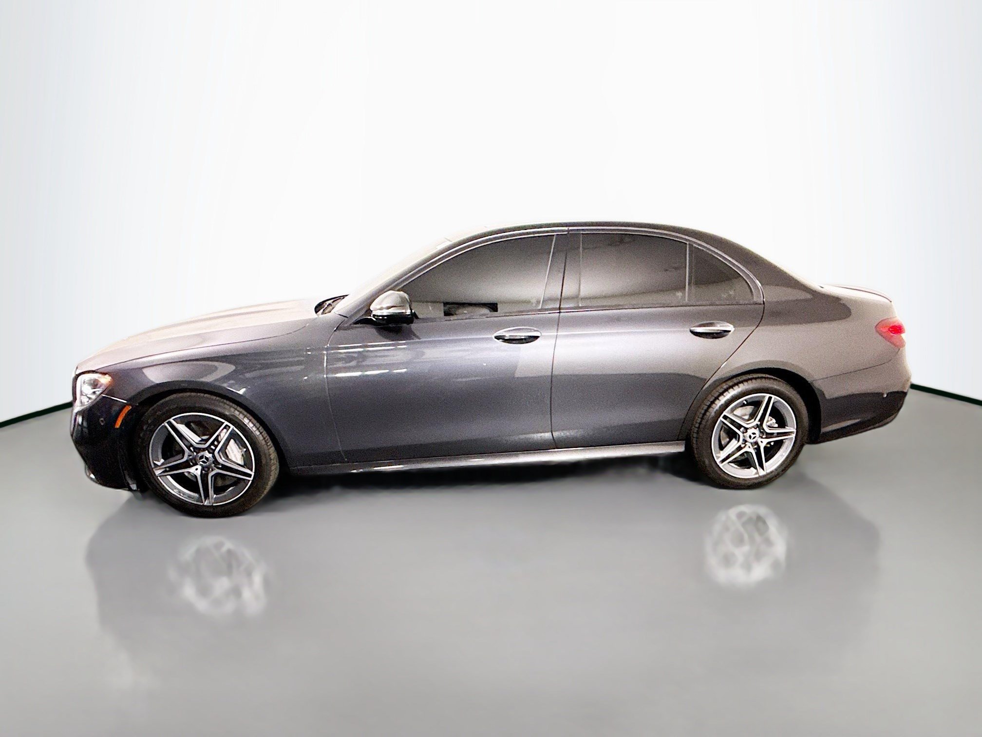 Used 2022 Mercedes-Benz E 350 Sedan w/ AMG Line Exterior image 6