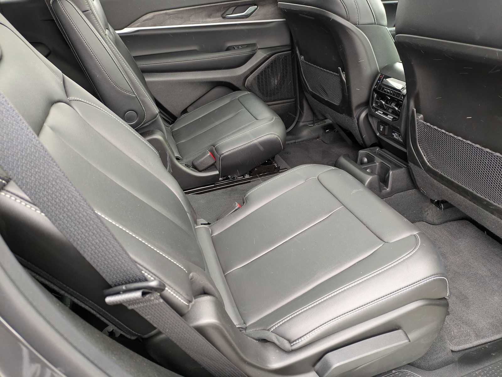 Used 2025 Jeep Grand Cherokee L Limited w/ Trailer Tow Package image 19