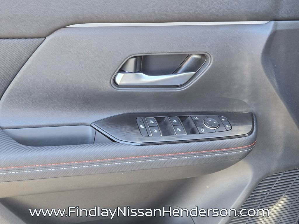 Used 2025 Nissan Kicks SR AWD/4WD image 20