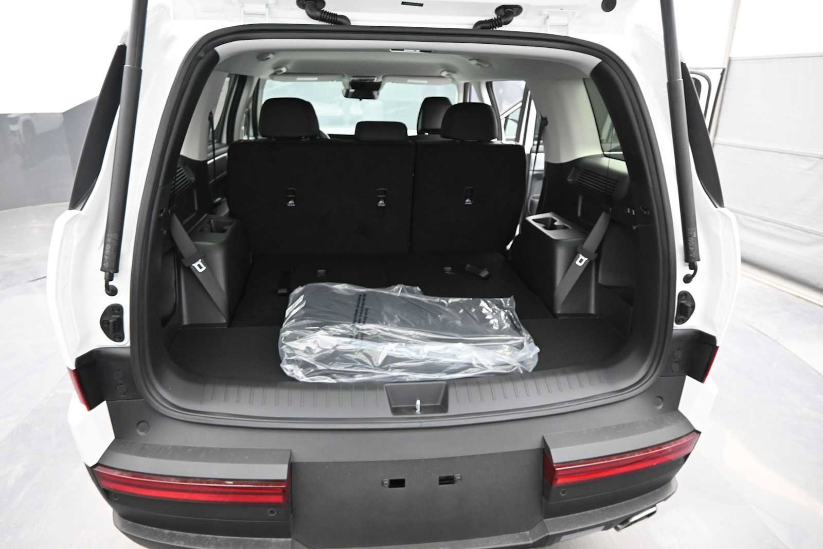 New 2027 Hyundai Santa Fe SE FWD image 11