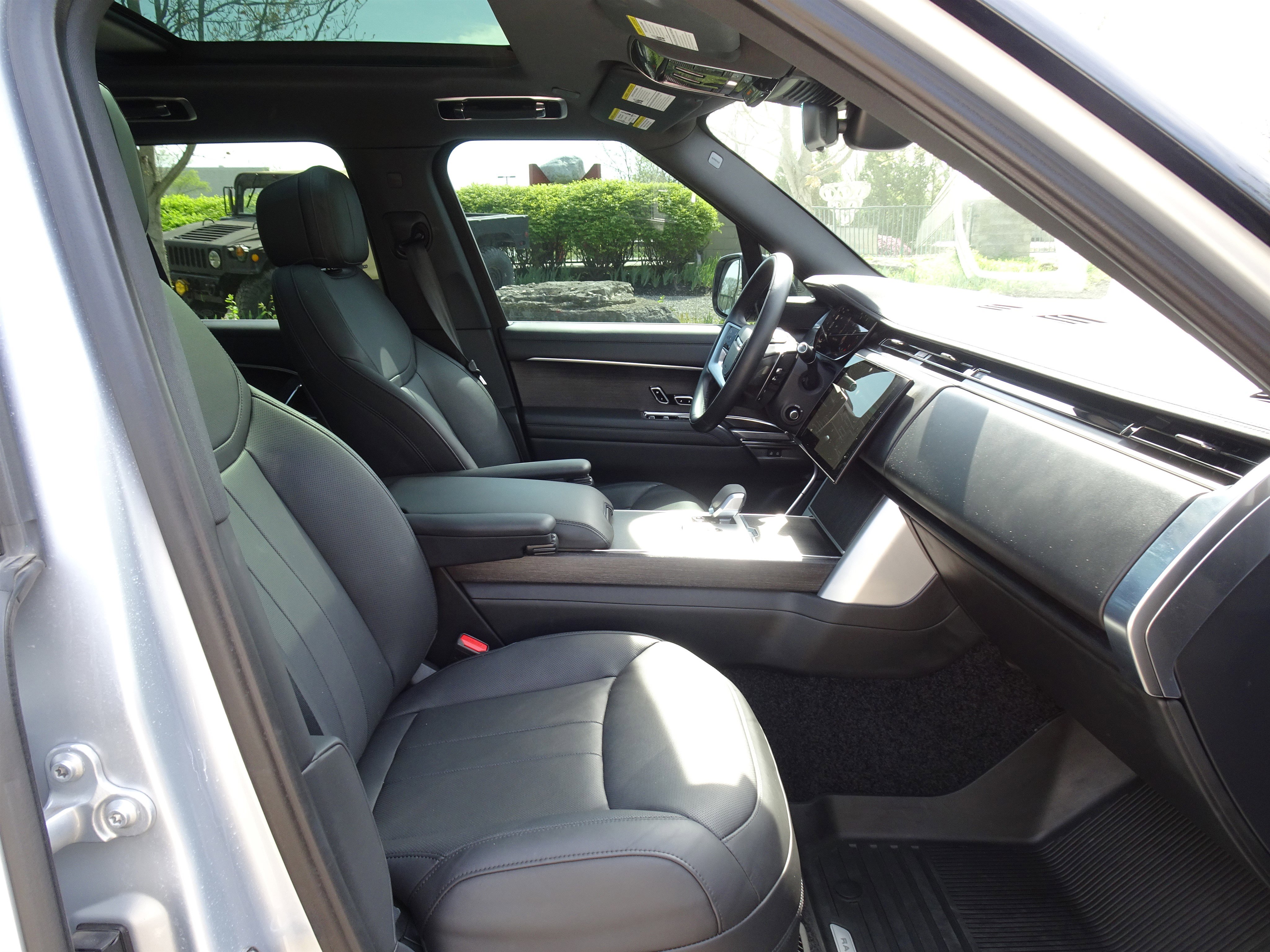 Certified 2024 Land Rover Range Rover SE AWD/4WD image 29