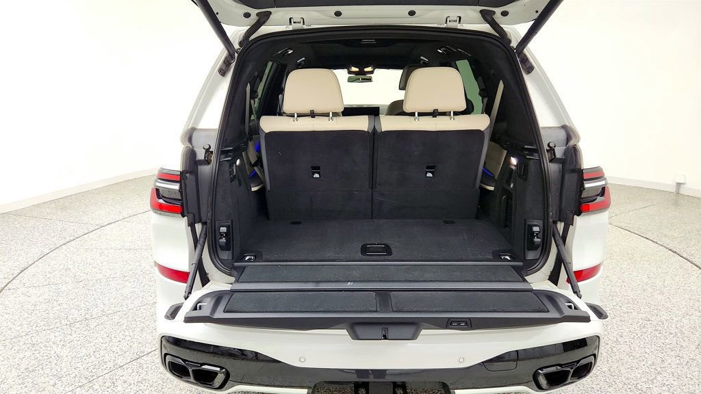Used 2023 BMW X7 M60i w/ Executive Package AWD/4WD image 22