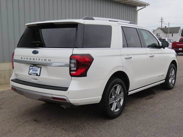 Used 2024 Ford Expedition Platinum AWD/4WD image 3