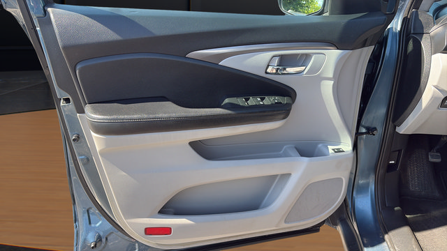 Used 2017 Honda Pilot EX-L image 16