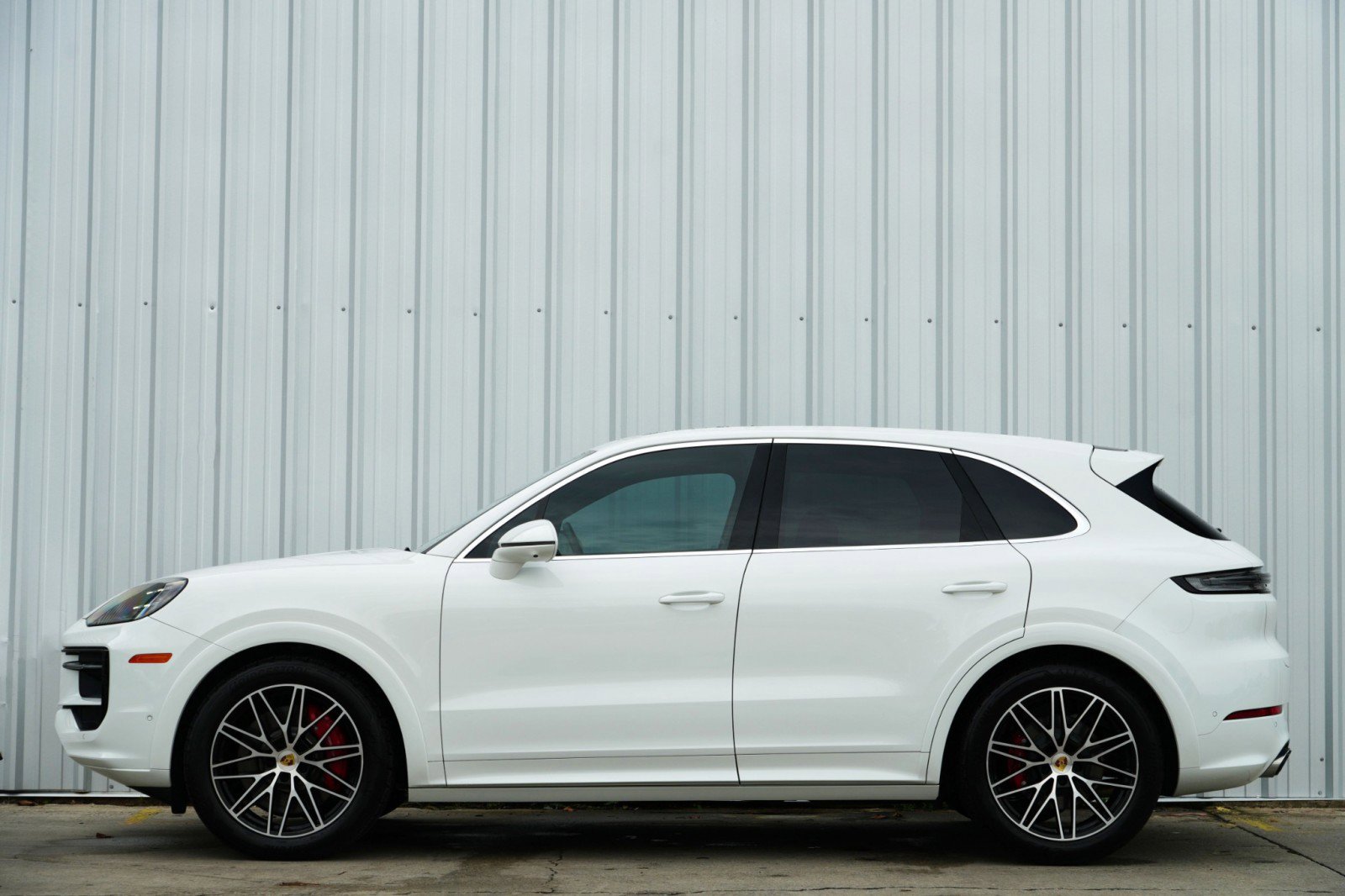 Used 2024 Porsche Cayenne S w/ Premium Package Plus image 55