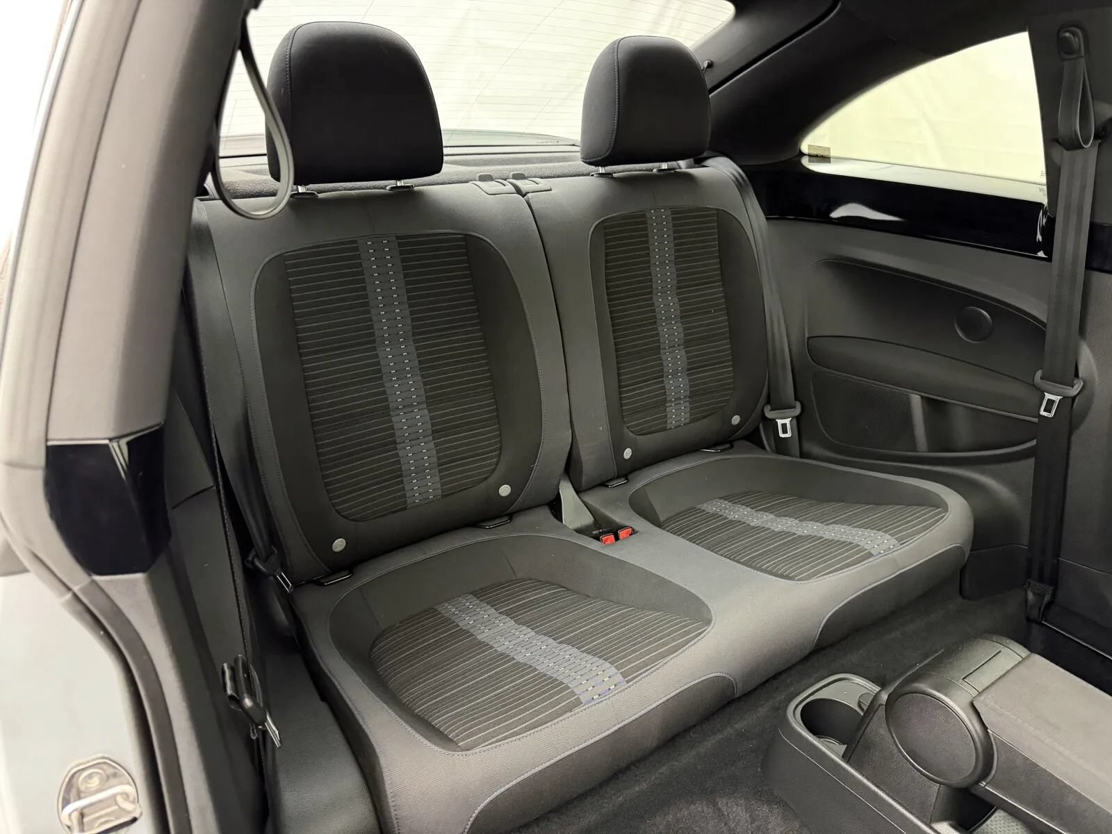 Used 2013 Volkswagen Beetle Turbo FWD image 25