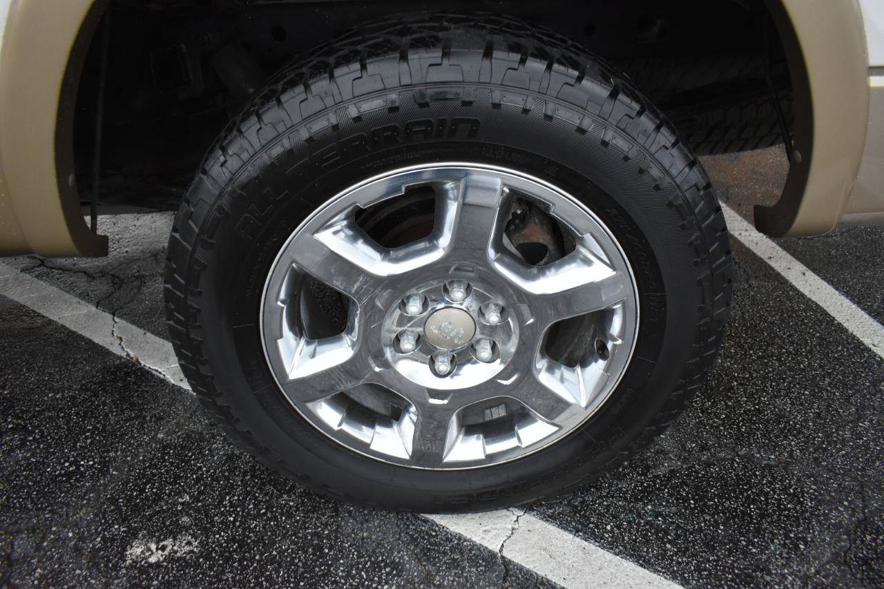 Used 2013 Ford F150 King Ranch w/ King Ranch Luxury Pkg AWD/4WD image 32