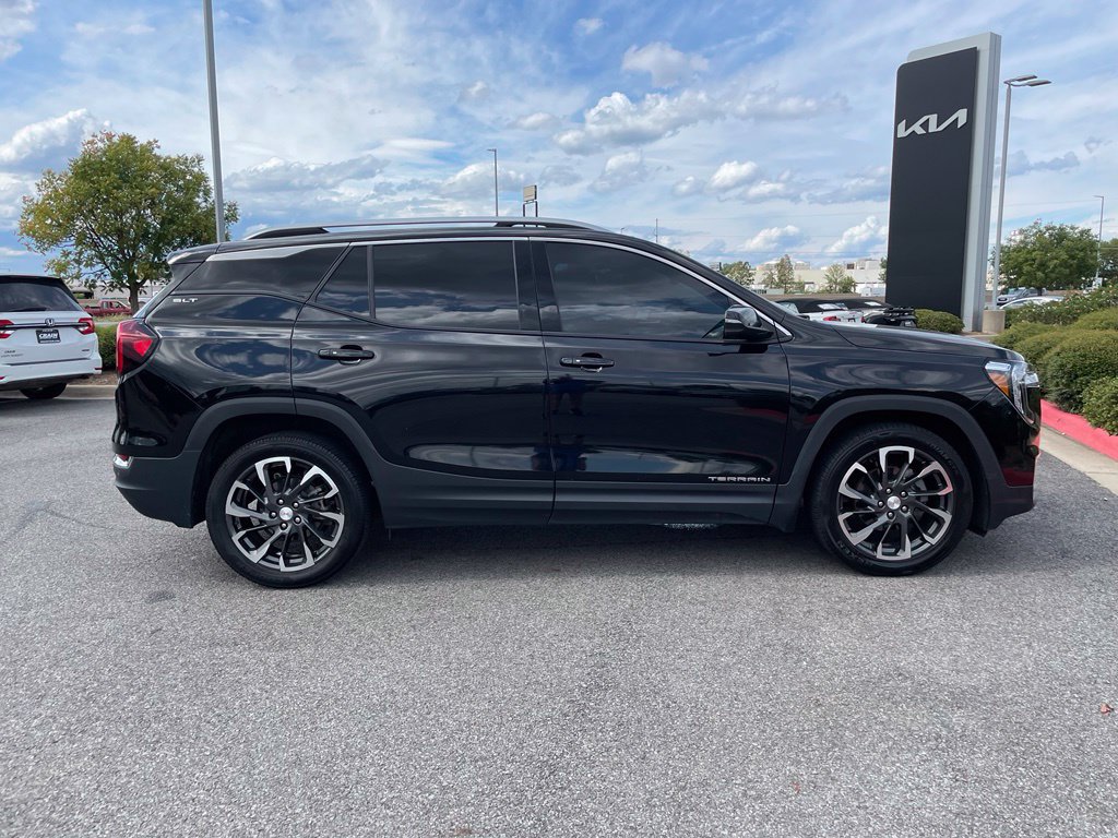 Used 2022 GMC Terrain SLT FWD image 9