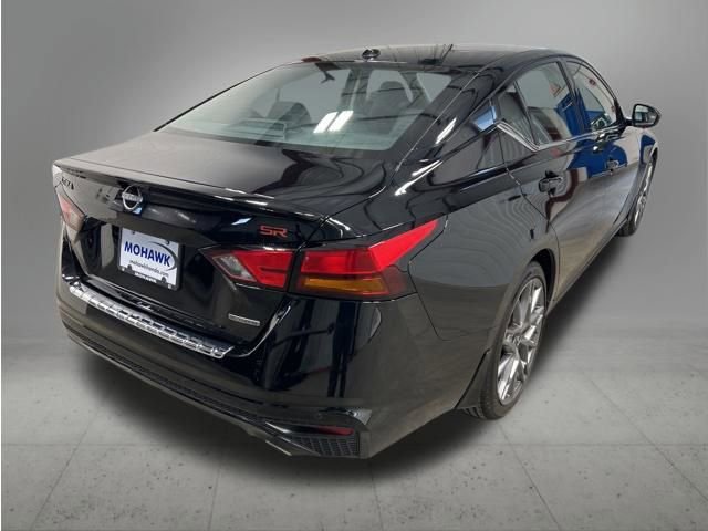 Used 2023 Nissan Altima 2.0 SR FWD image 5