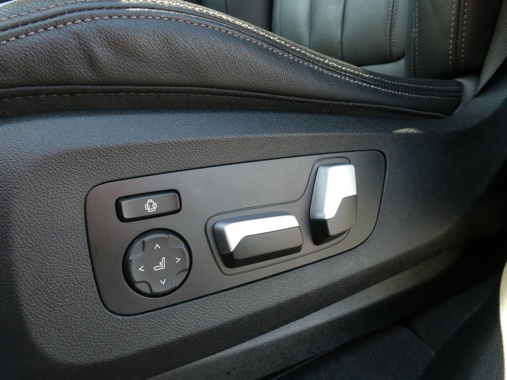 Used 2022 BMW X7 xDrive40i w/ Premium Package image 33