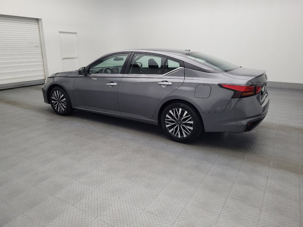 Used 2024 Nissan Altima 2.5 SV image 3