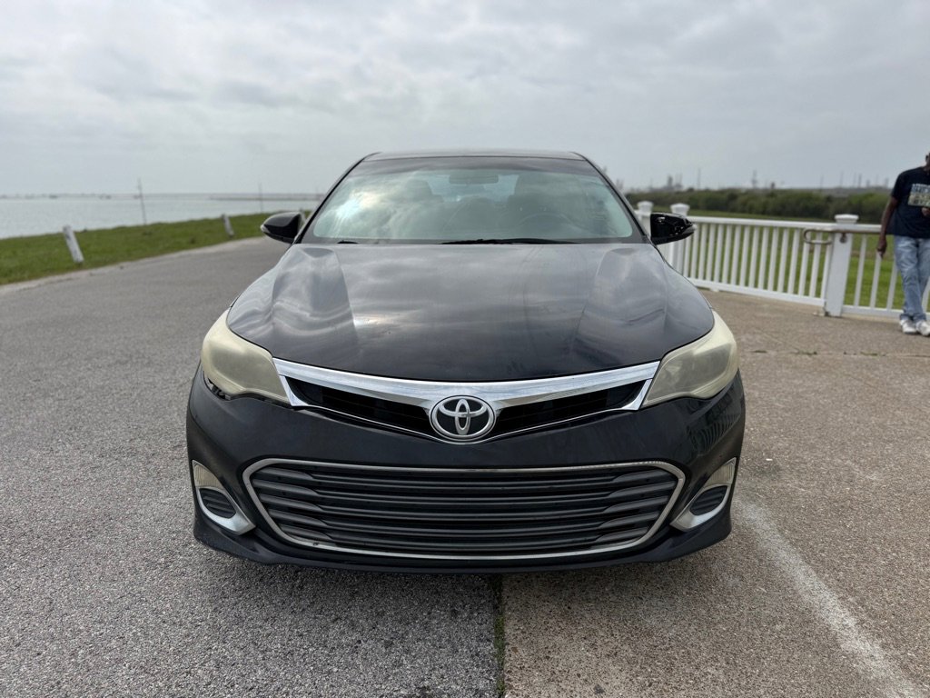 Used 2013 Toyota Avalon XLE FWD image 2
