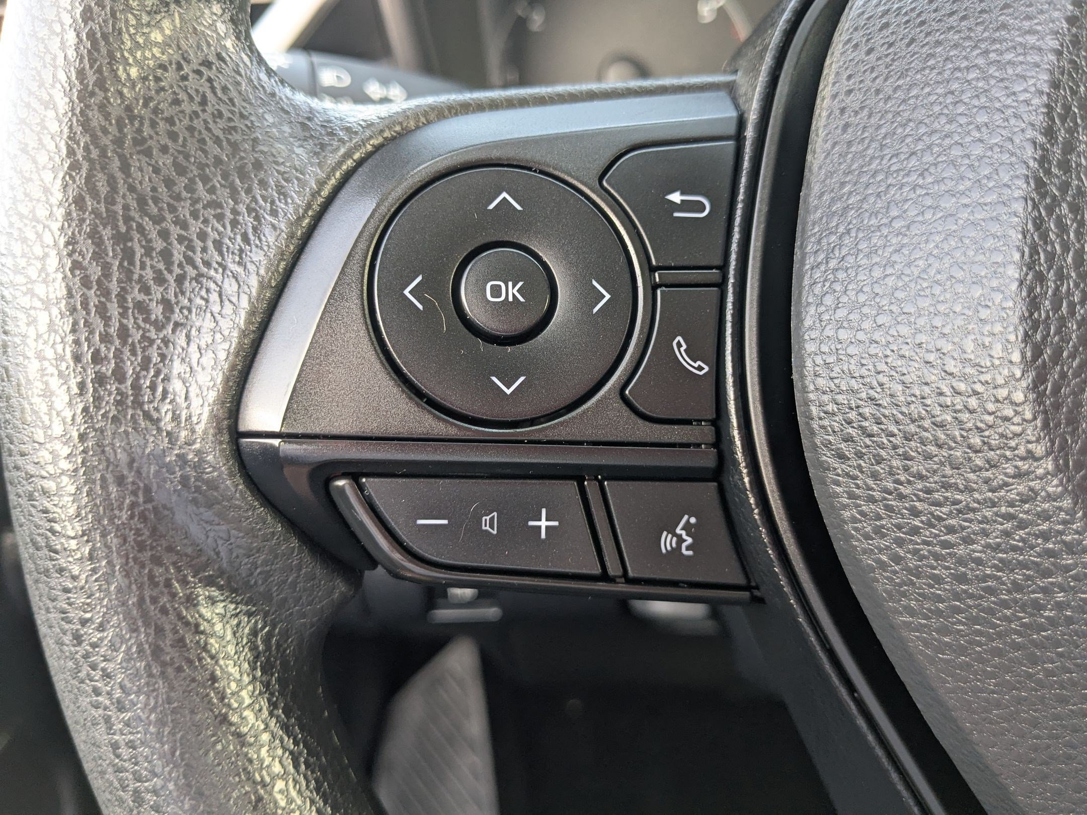 Used 2024 Toyota Corolla LE FWD image 17