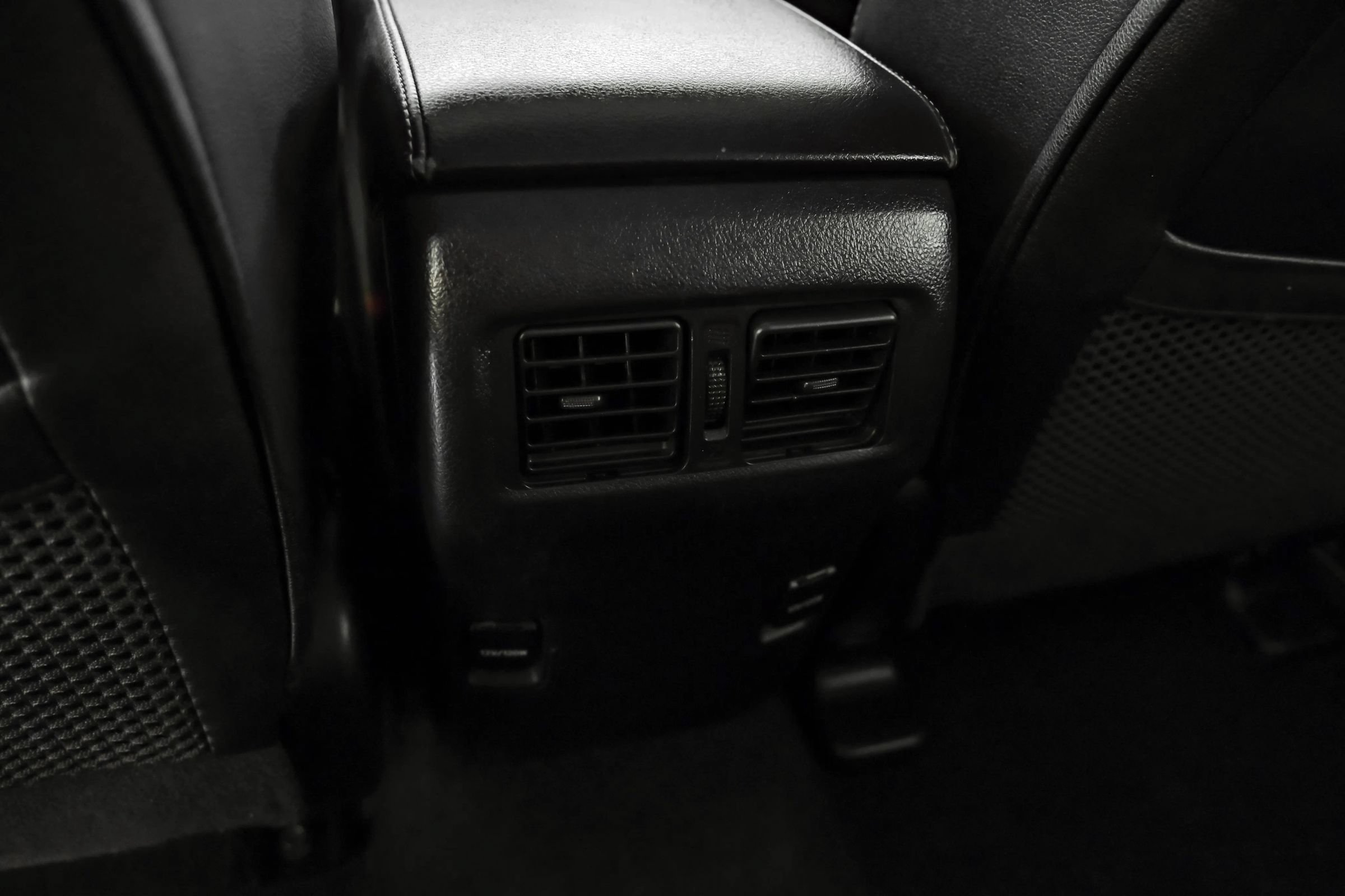 Used 2018 Toyota 4Runner SR5 Premium AWD/4WD image 32