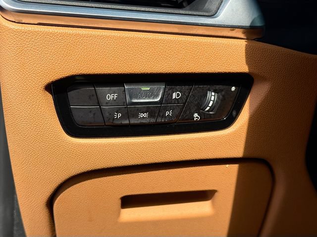 Used 2021 BMW 330e w/ Premium Package RWD image 10