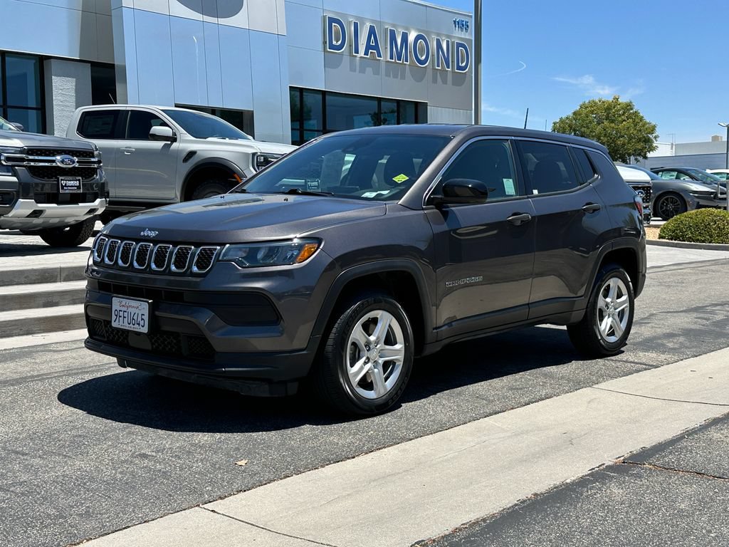 Used 2023 Jeep Compass Sport AWD/4WD image 2