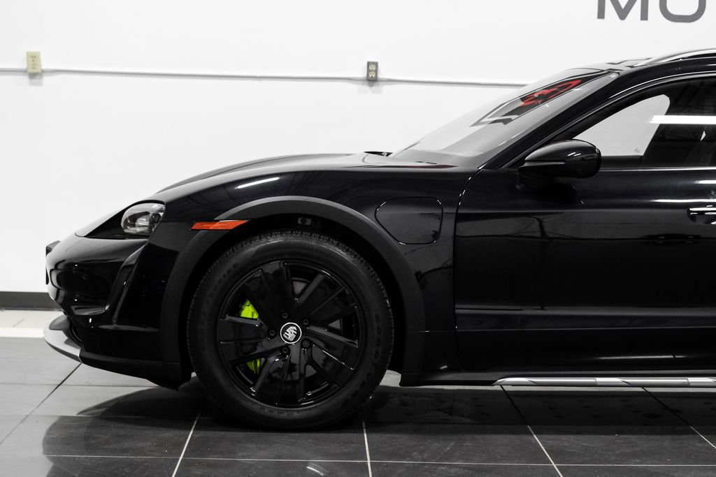 Used 2023 Porsche Taycan 4 Cross Turismo image 18