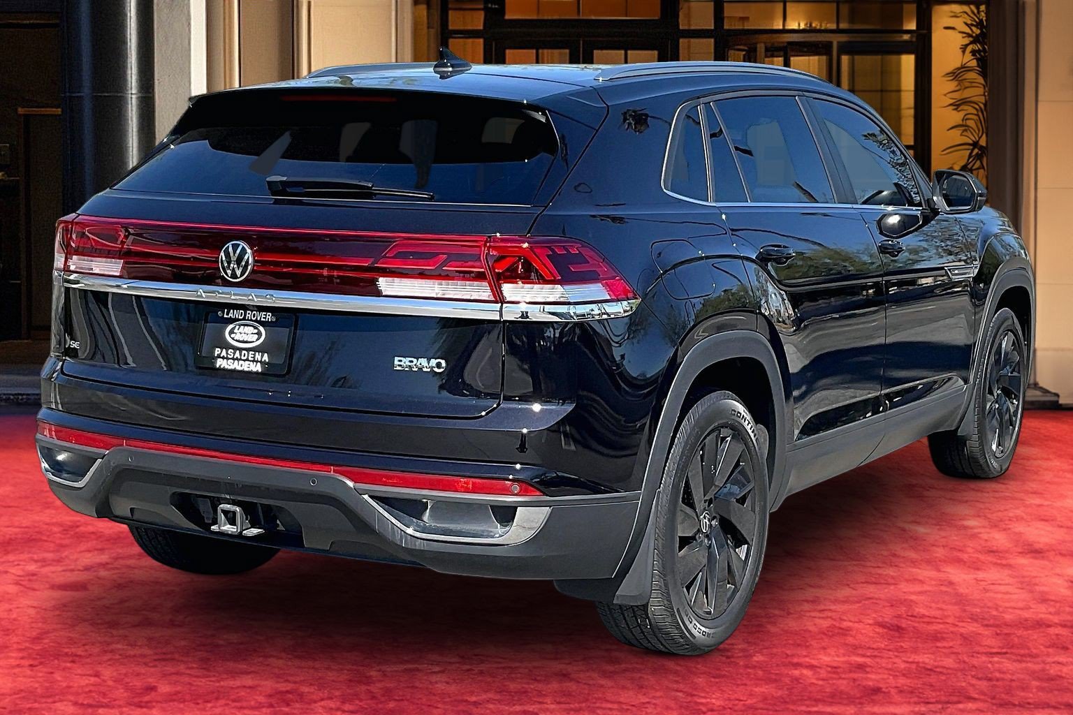 Used 2024 Volkswagen Atlas Cross Sport SE FWD image 12