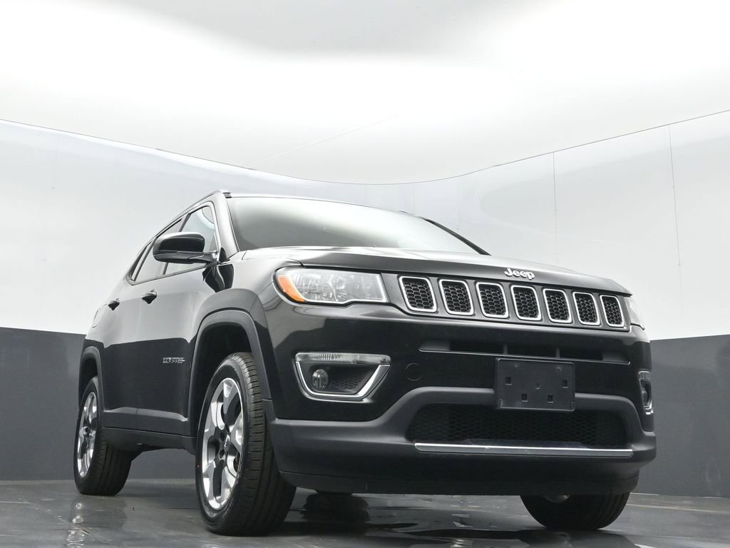 Used 2018 Jeep Compass Limited w/ Navigation Group AWD/4WD image 5