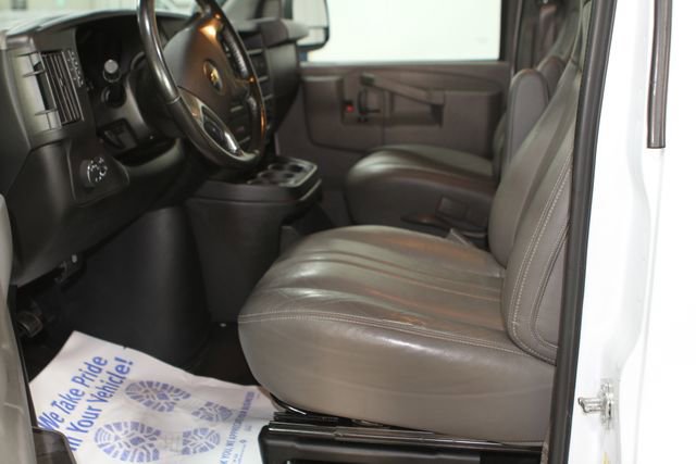 Used 2019 Chevrolet Express 3500 w/ Driver Convenience Package image 15