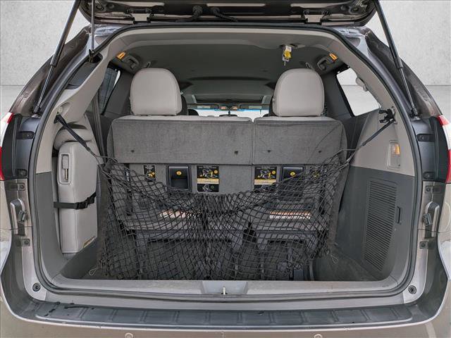 Used 2015 Toyota Sienna XLE image 7