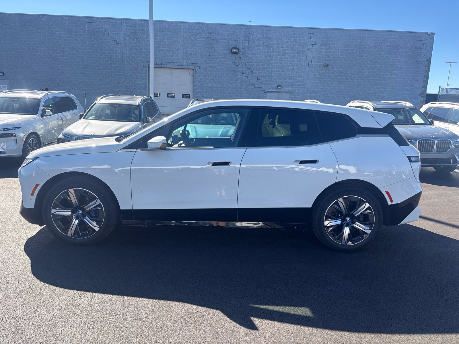 Certified 2024 BMW iX xDrive50 w/ Sport Package AWD/4WD image 10