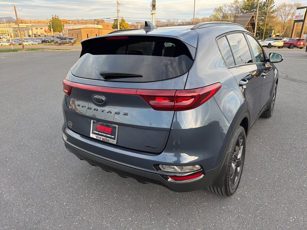Used 2022 Kia Sportage Nightfall Edition image 5