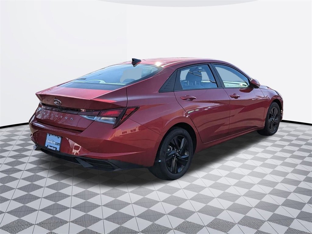 Used 2022 Hyundai Elantra SEL w/ Convenience Package image 5