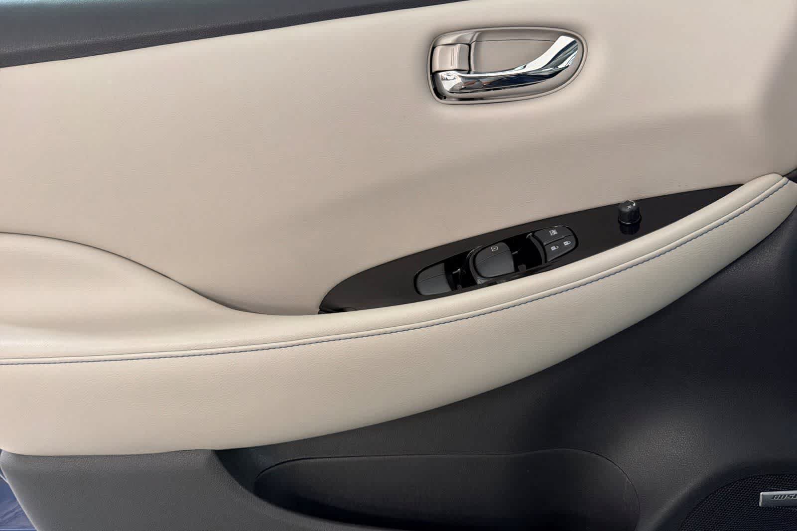 Used 2018 Nissan Leaf SL w/ Protection Package FWD image 12