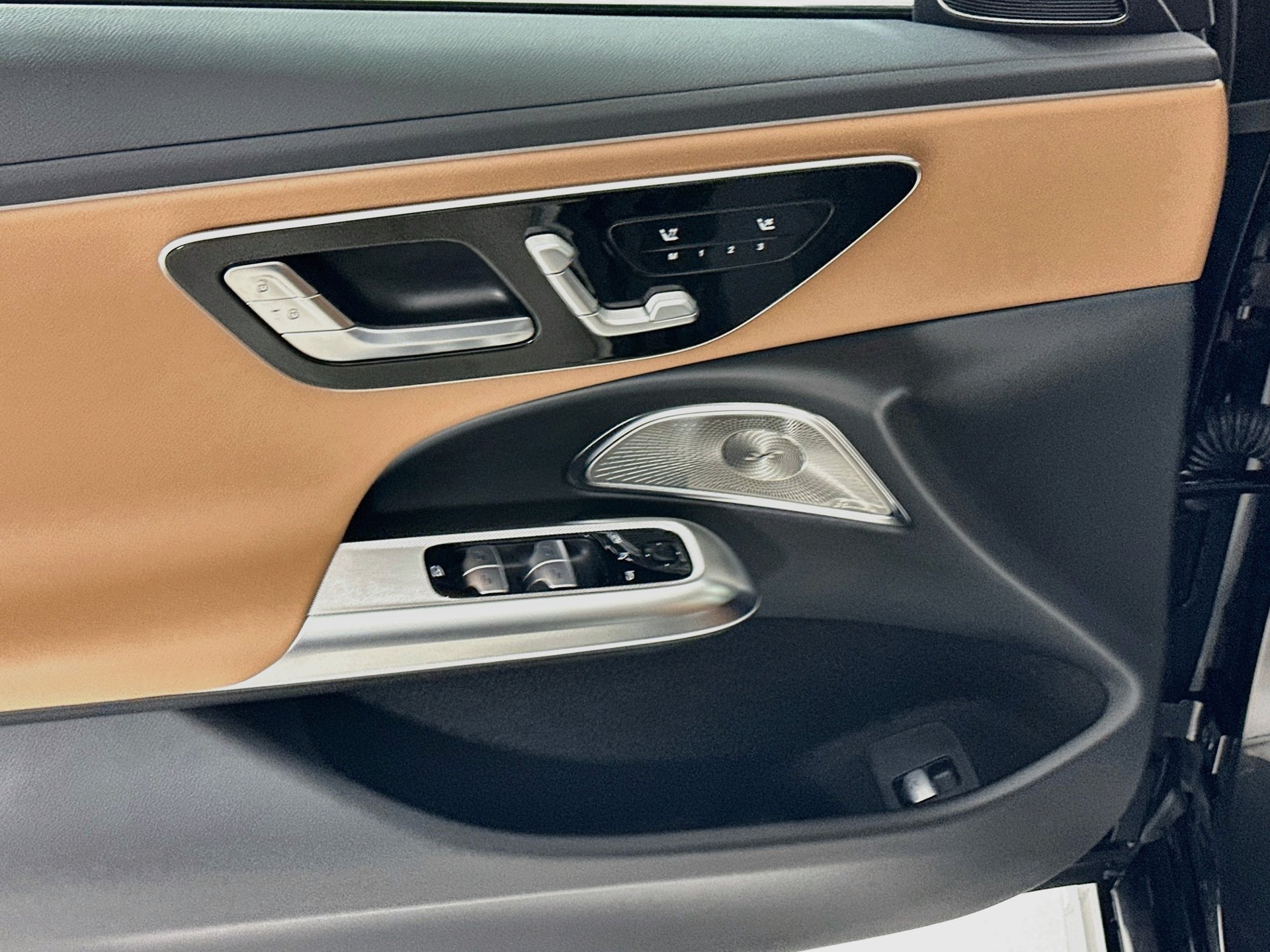 New 2027 Mercedes-Benz E 350 4MATIC Sedan image 19