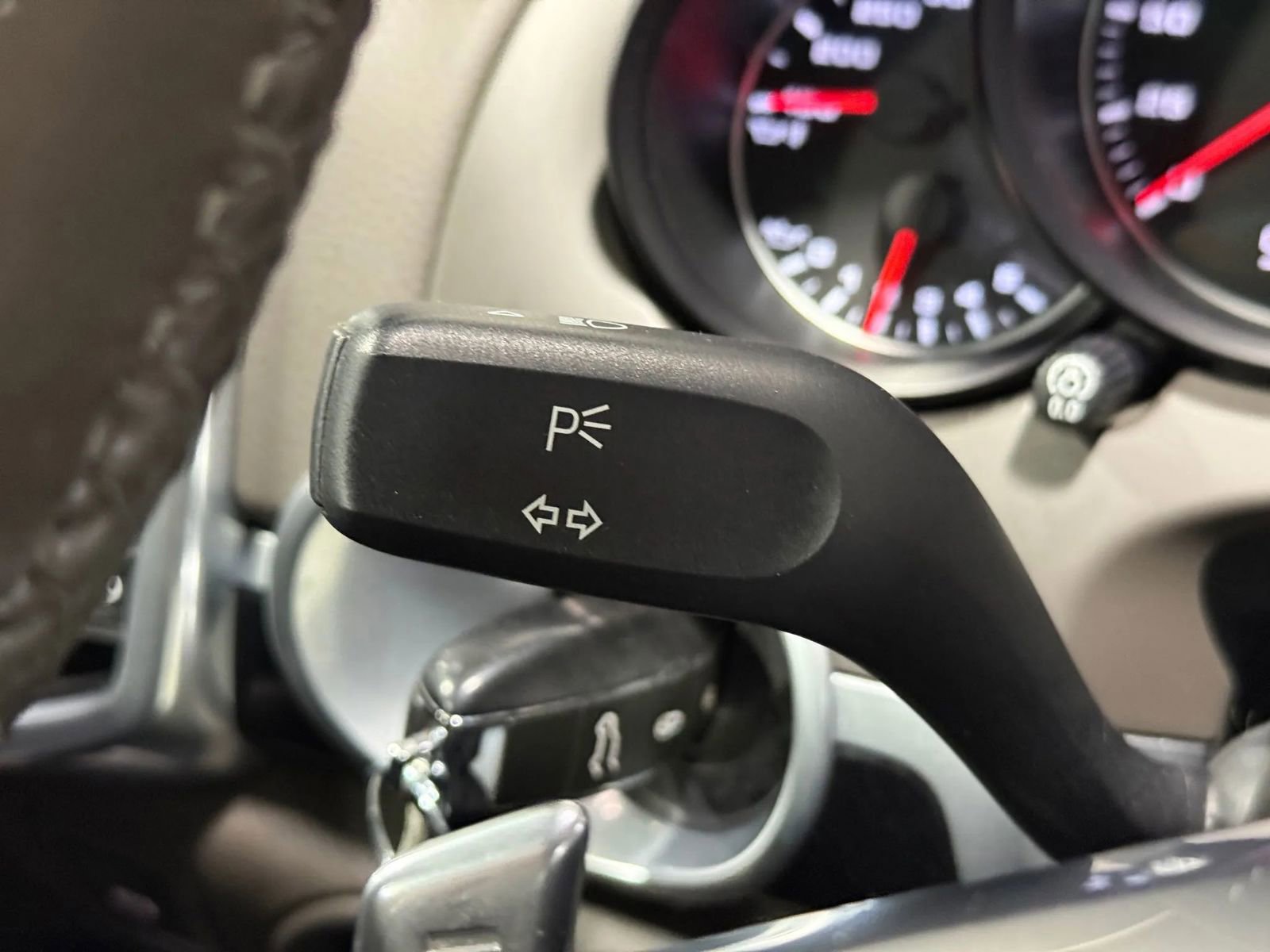 Used 2016 Porsche Cayenne image 27