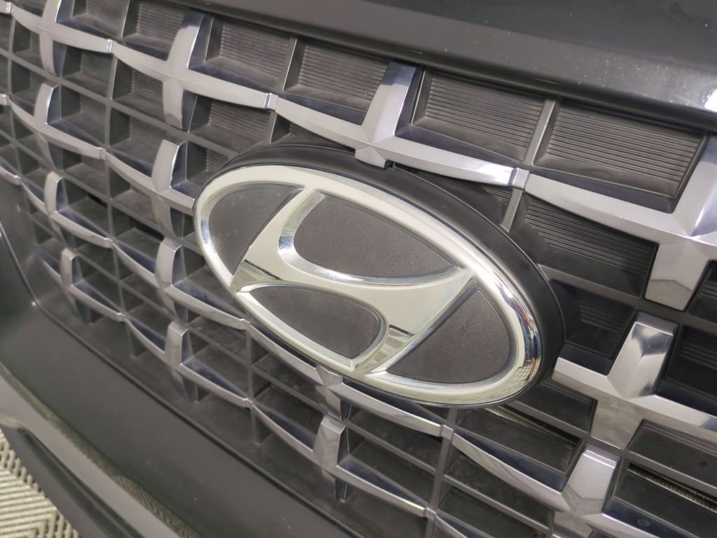 Used 2023 Hyundai Venue SEL image 13