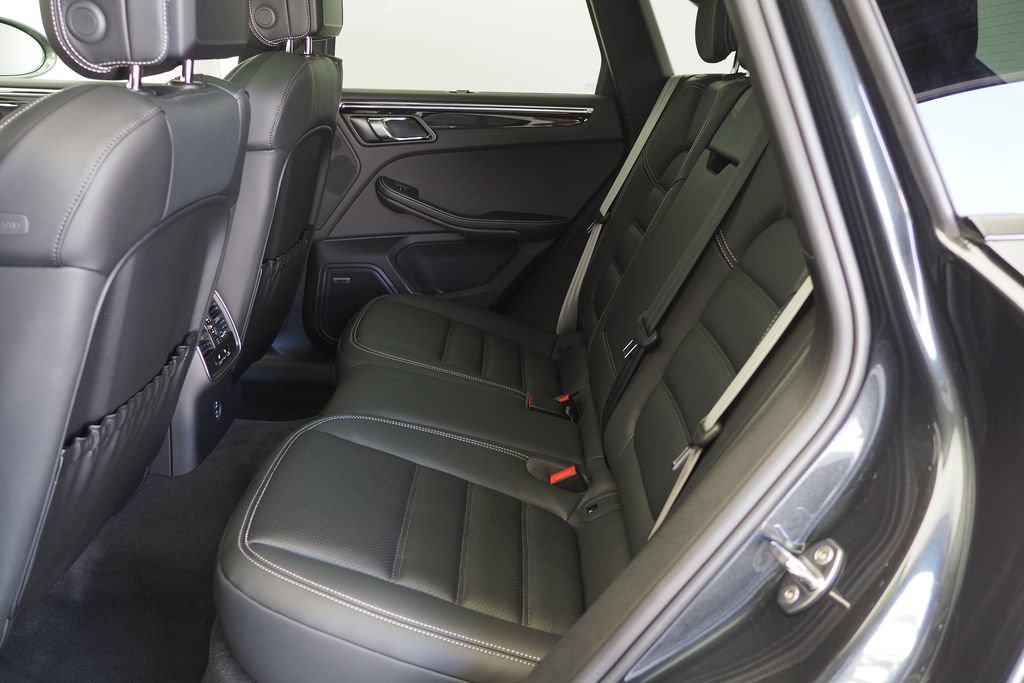 New 2026 Porsche Macan AWD/4WD image 24