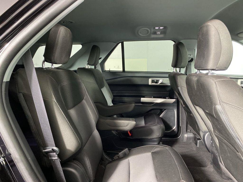 Used 2023 Ford Explorer XLT AWD/4WD image 26