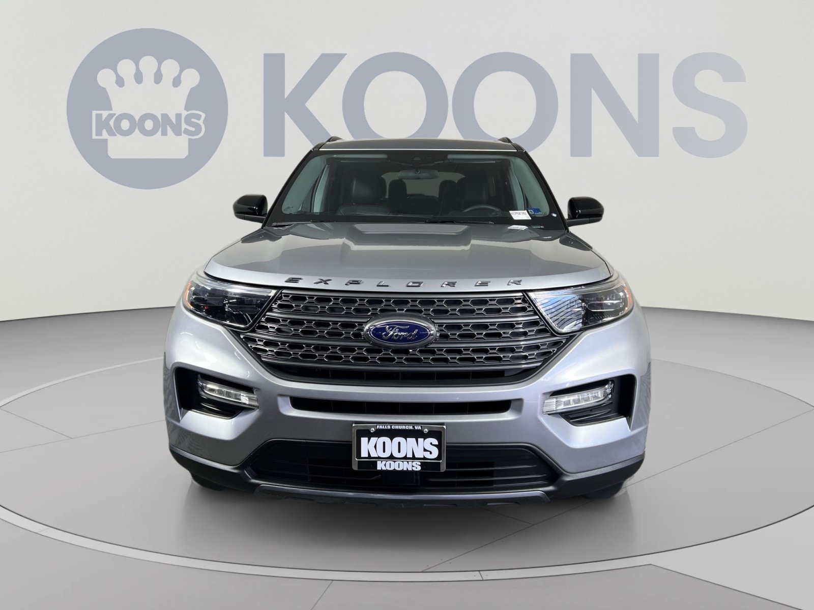 Used 2023 Ford Explorer XLT w/ Equipment Group 202A AWD/4WD image 4