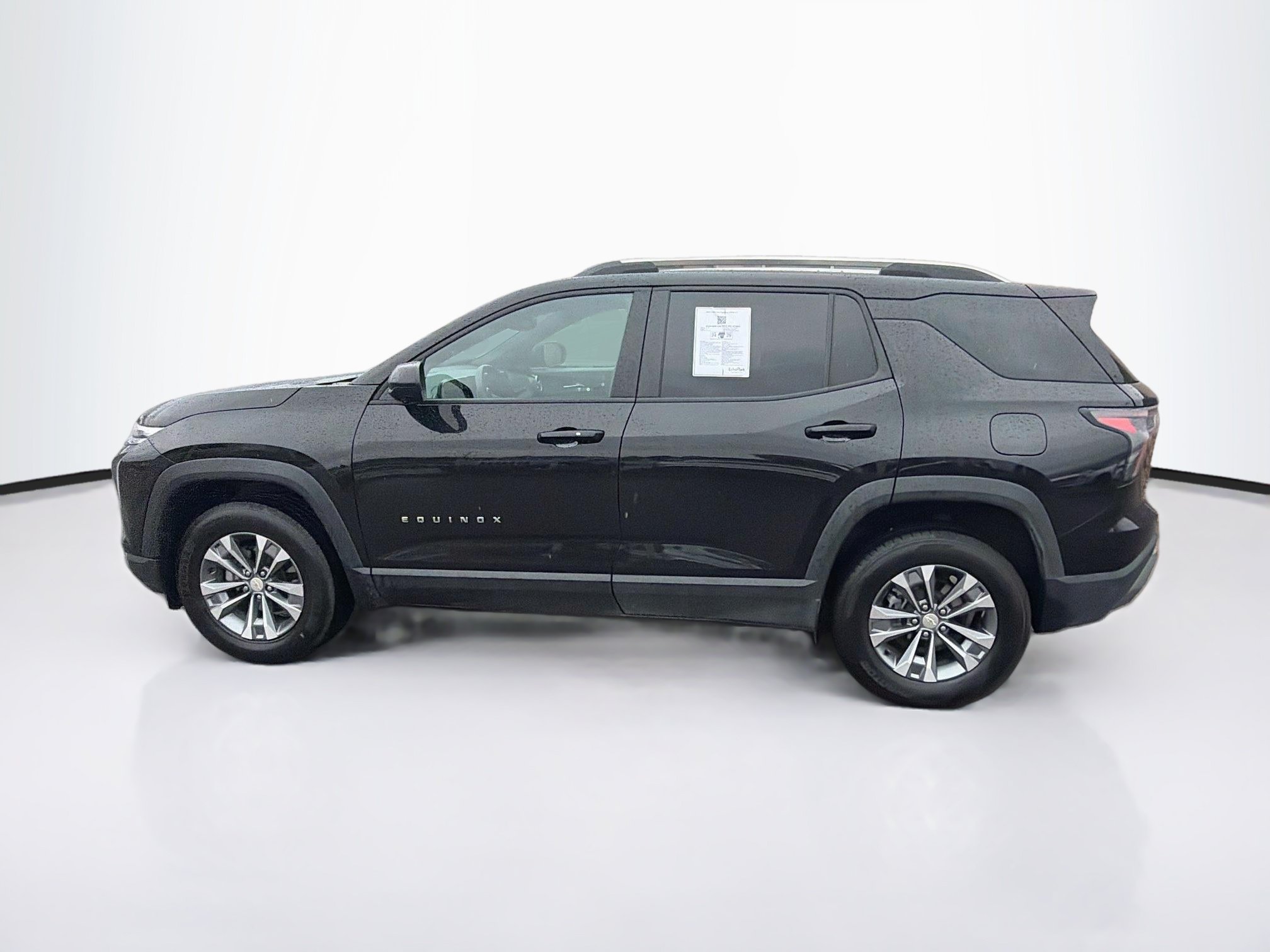 Used 2025 Chevrolet Equinox LT w/ Convenience Package II AWD/4WD image 4