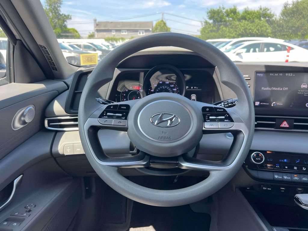 Certified 2023 Hyundai Elantra SEL FWD image 14