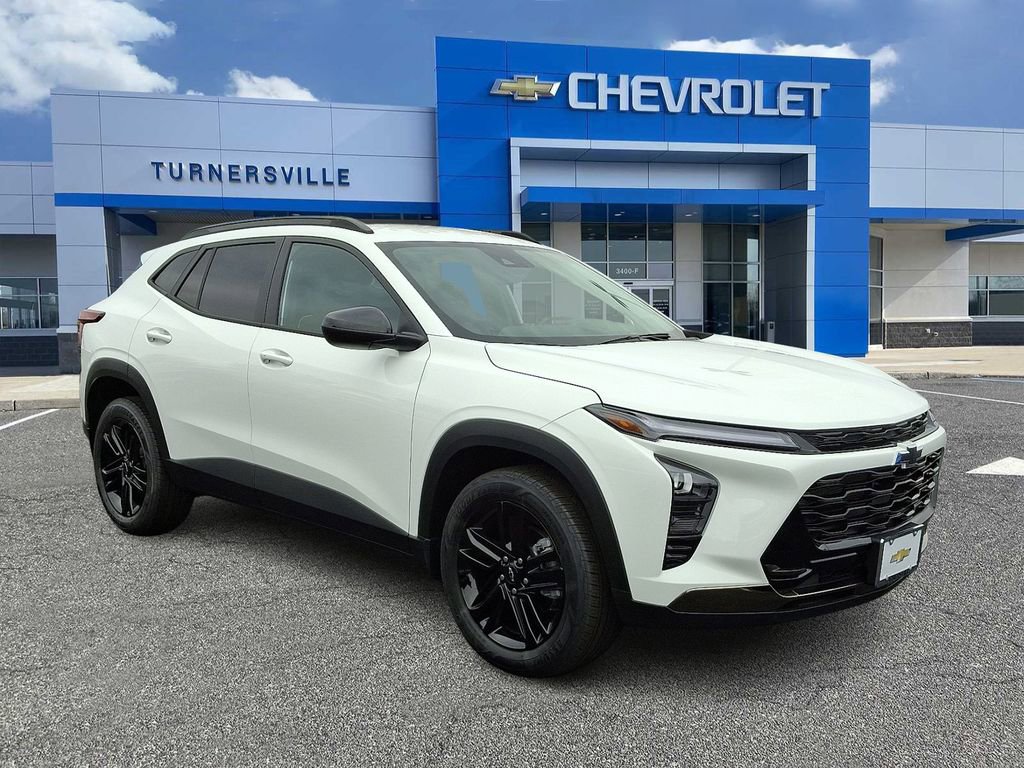 New 2025 Chevrolet Trax ACTIV w/ Driver Confidence Package image 2