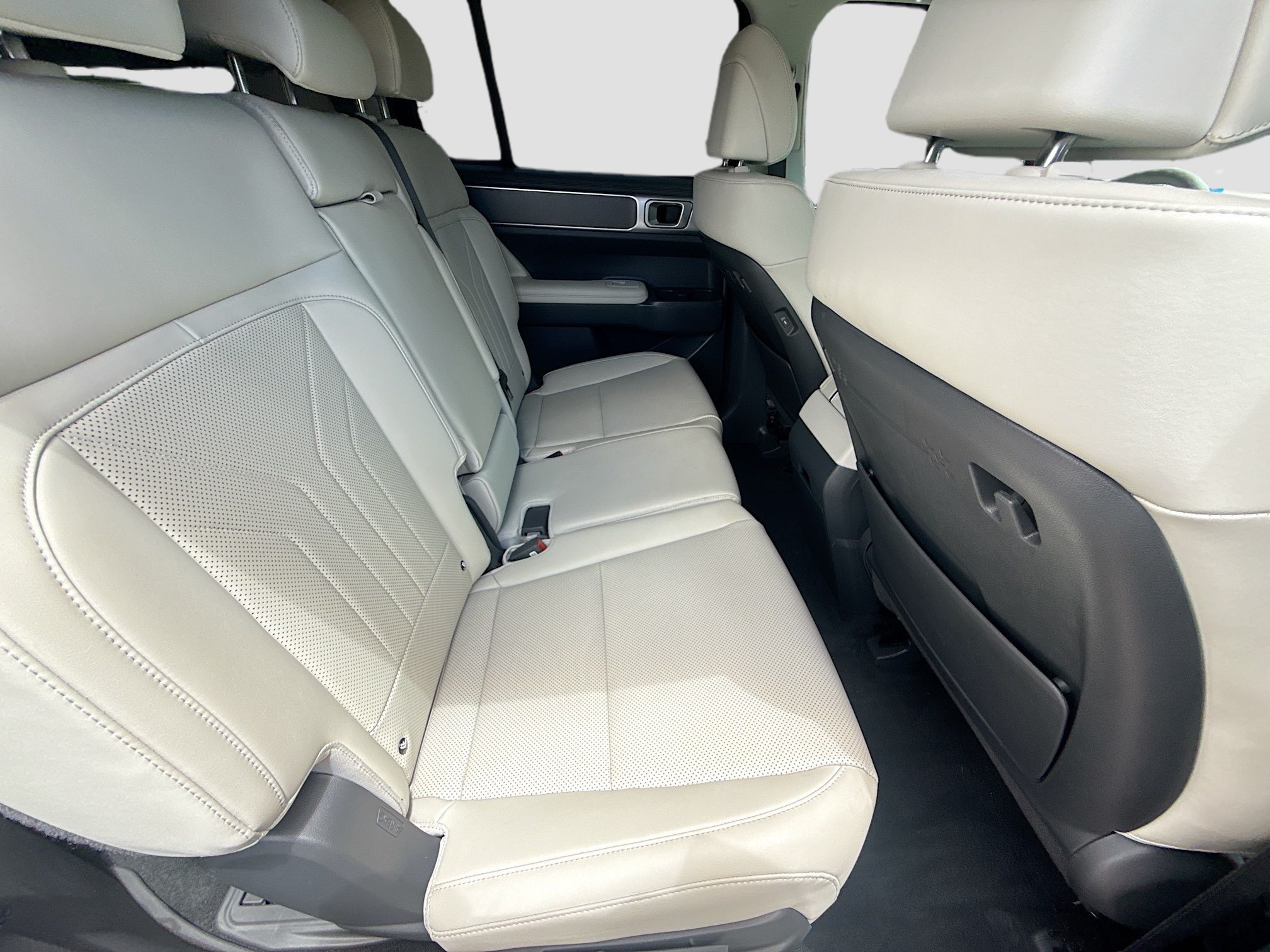 Used 2024 Hyundai Santa Fe SEL FWD image 25