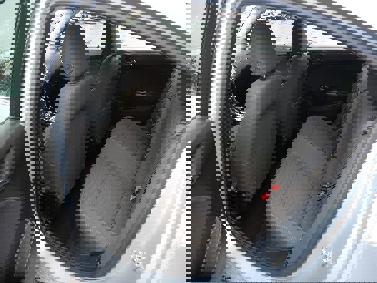 Used 2017 Chevrolet Cruze LT w/ Convenience Package image 21