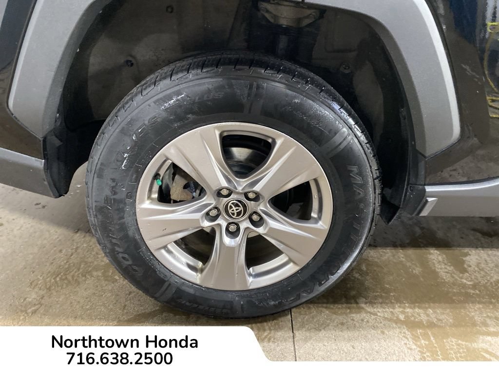 Used 2023 Toyota RAV4 XLE AWD/4WD image 13