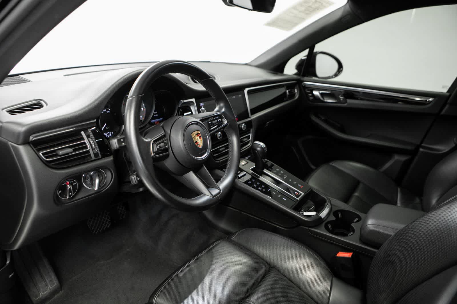 Used 2023 Porsche Macan S AWD/4WD image 4