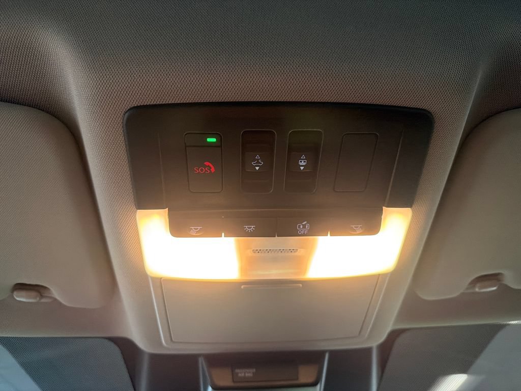 Used 2023 Nissan Rogue Platinum w/ Platinum Premium Package FWD image 17
