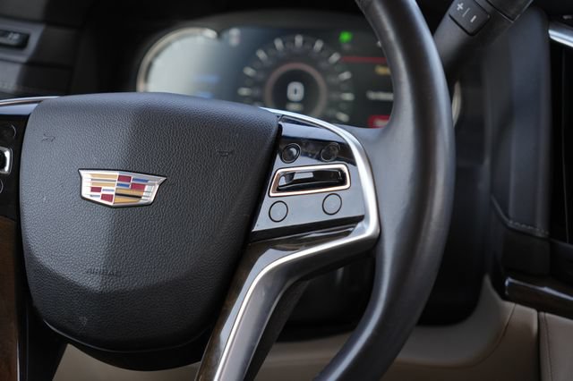 Used 2018 Cadillac Escalade Luxury AWD/4WD image 21