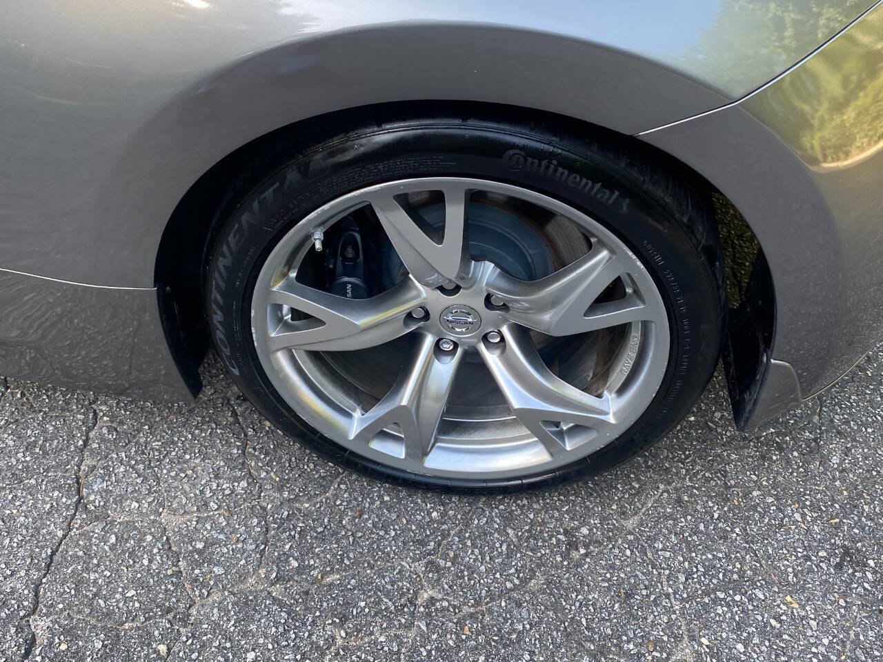 Used 2010 Nissan 370Z Touring w/ Sport Pkg RWD image 9