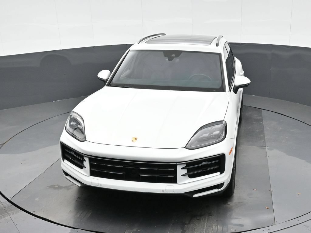 Certified 2025 Porsche Cayenne S AWD/4WD image 33