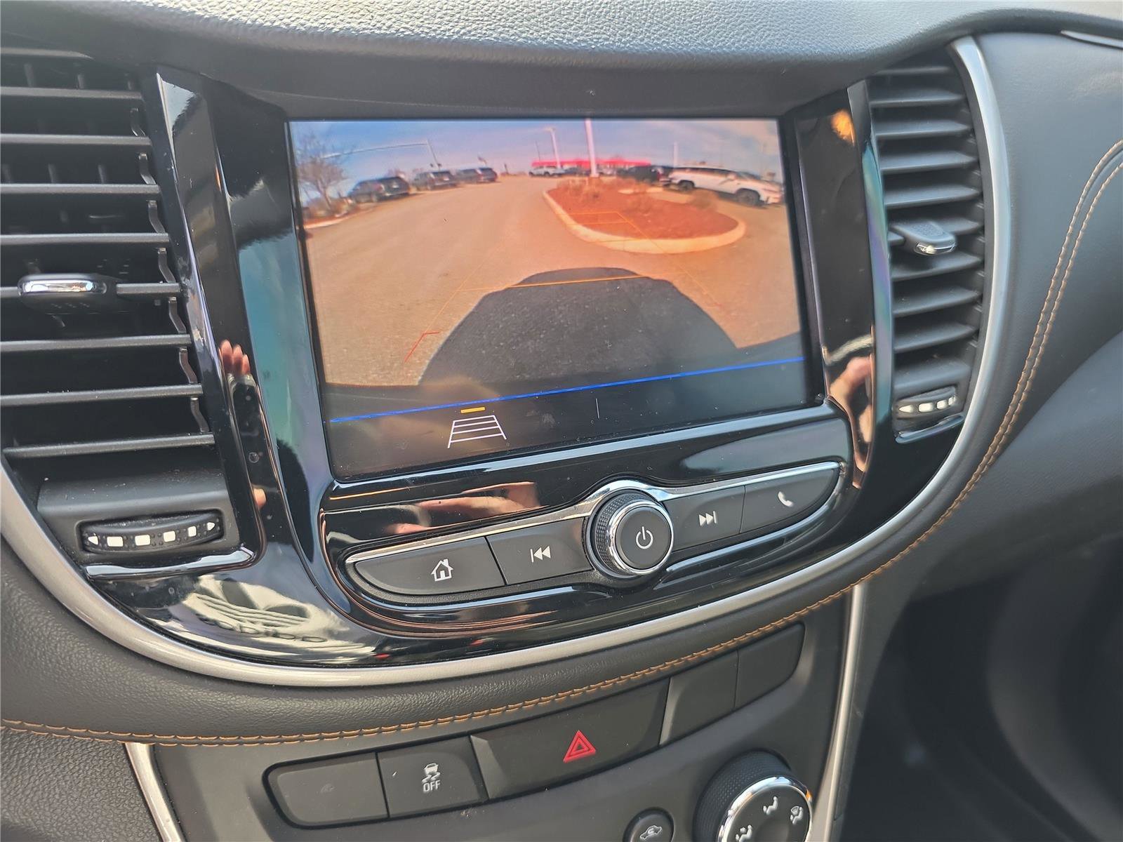 Used 2020 Chevrolet Trax LT w/ Driver Confidence Package image 30