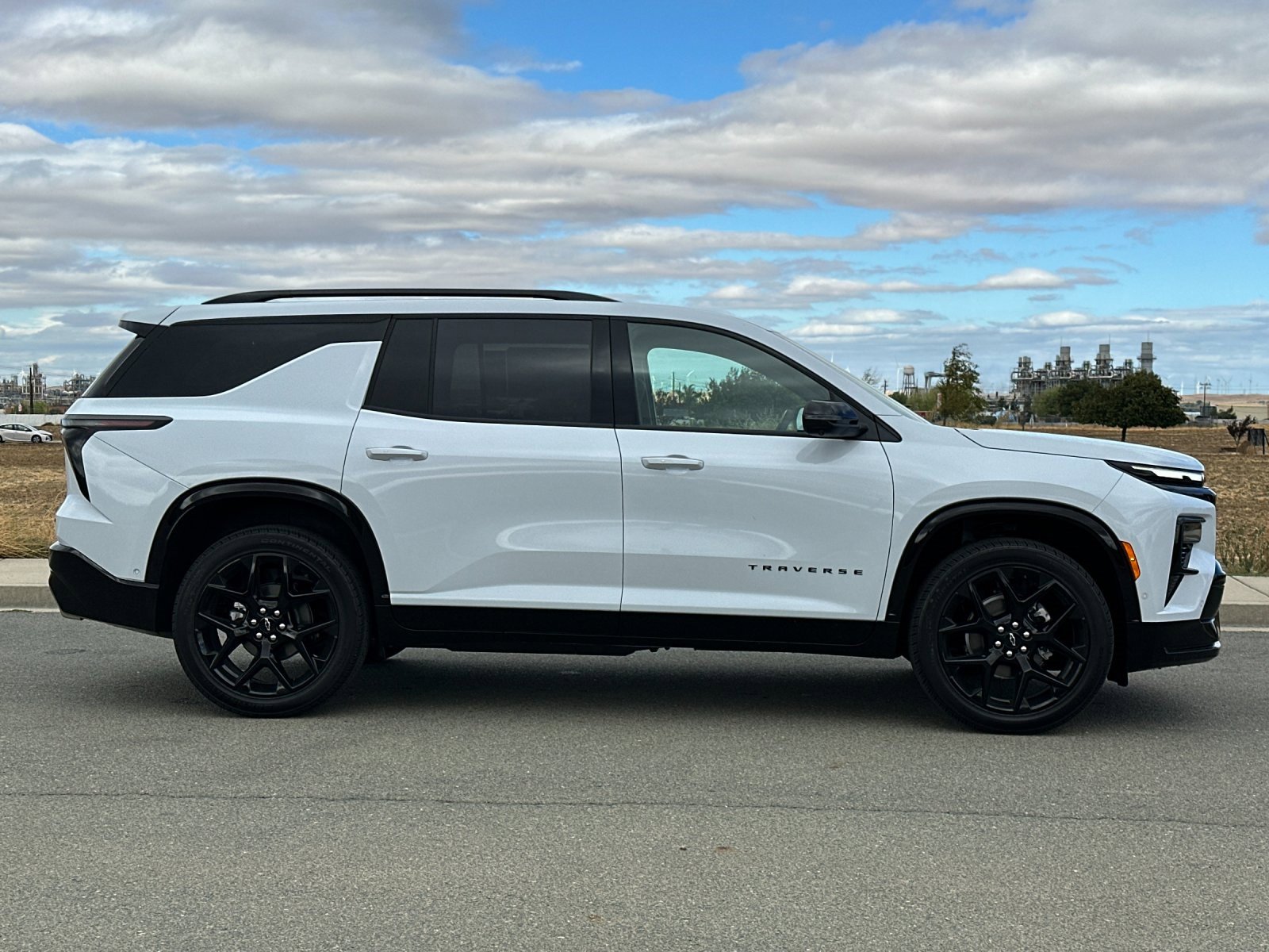 New 2026 Chevrolet Traverse RS w/ LPO, Floor Liner Package image 3