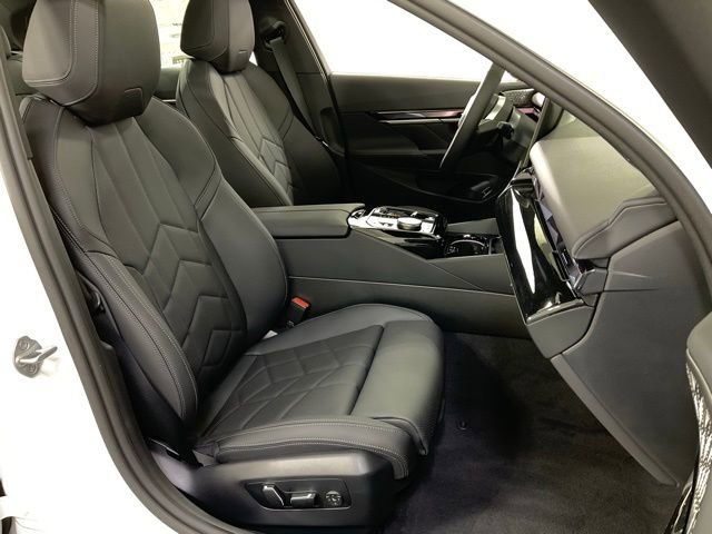 Used 2024 BMW i5 eDrive40i w/ M Sport Package RWD image 39